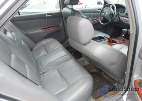 2002 Toyota Camry Xle V6 z USA, uszkodzony, nr VIN 4T1BF30KX2U010116